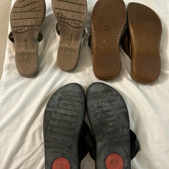 Sandal Collection lot of 3 - Clark’s and Fitflop women’s size 8 - Picture 2 of 5